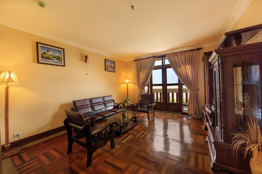 Blue River Hotel Phnom Penh Exterior photo