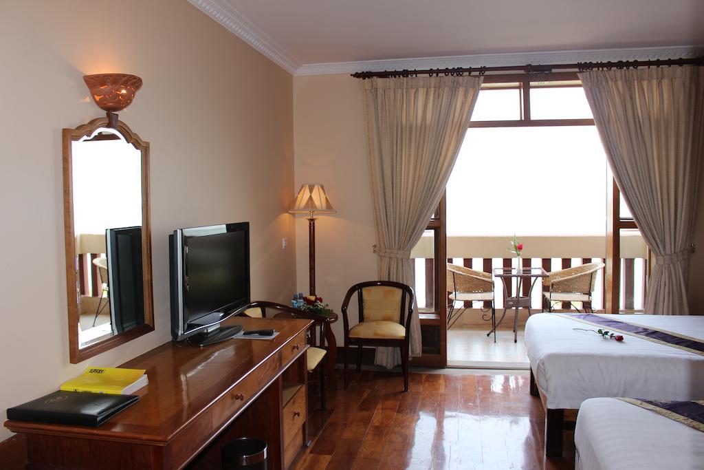 Blue River Hotel Phnom Penh Exterior photo
