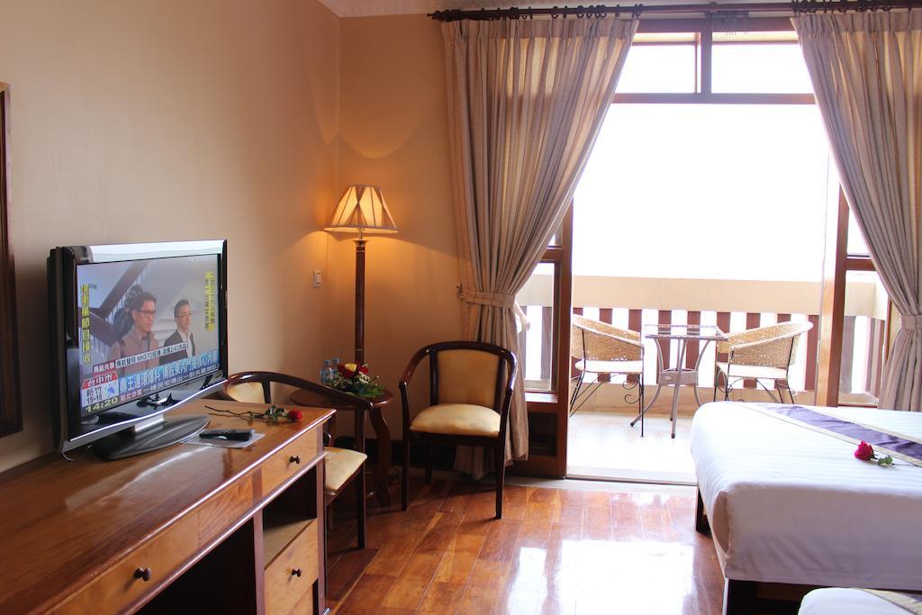 Blue River Hotel Phnom Penh Exterior photo