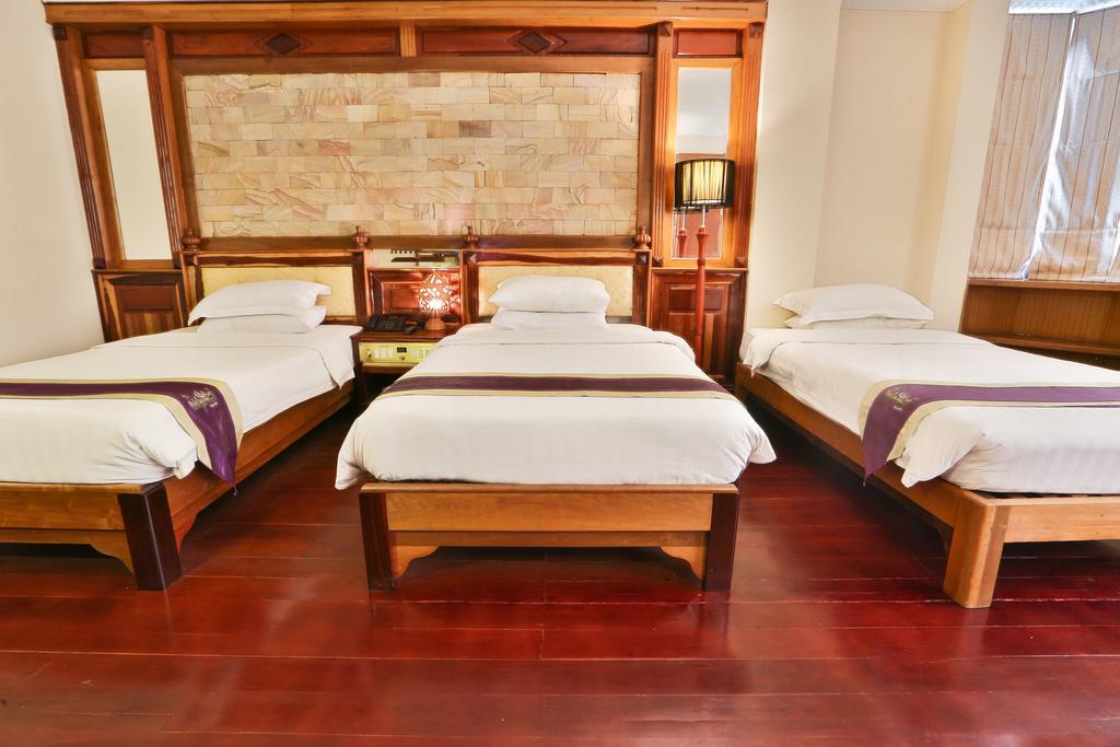 Blue River Hotel Phnom Penh Exterior photo