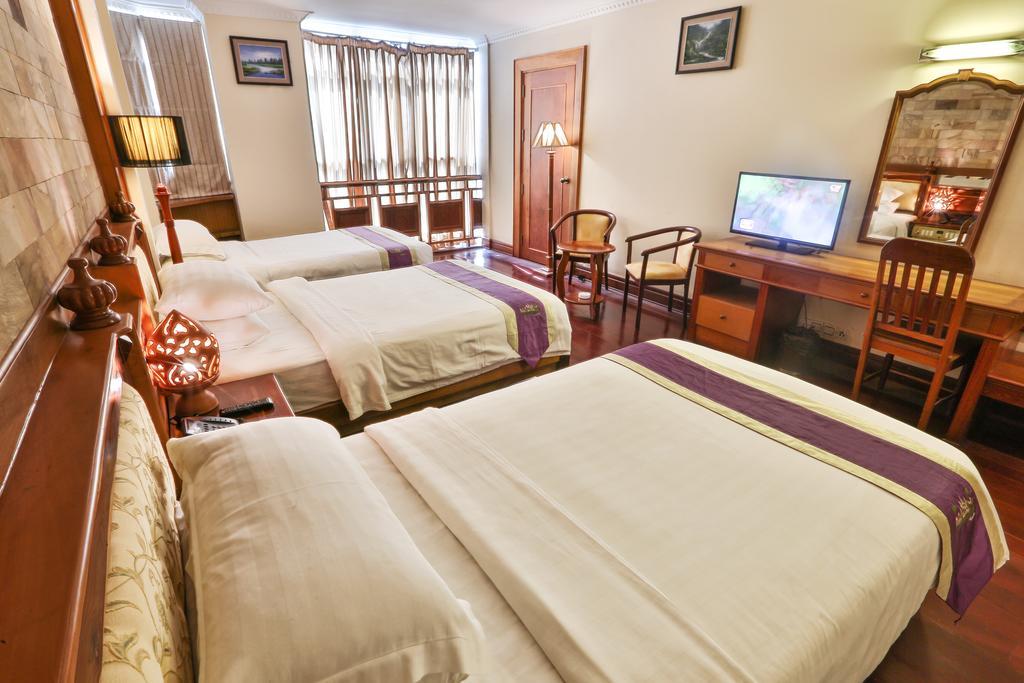 Blue River Hotel Phnom Penh Exterior photo