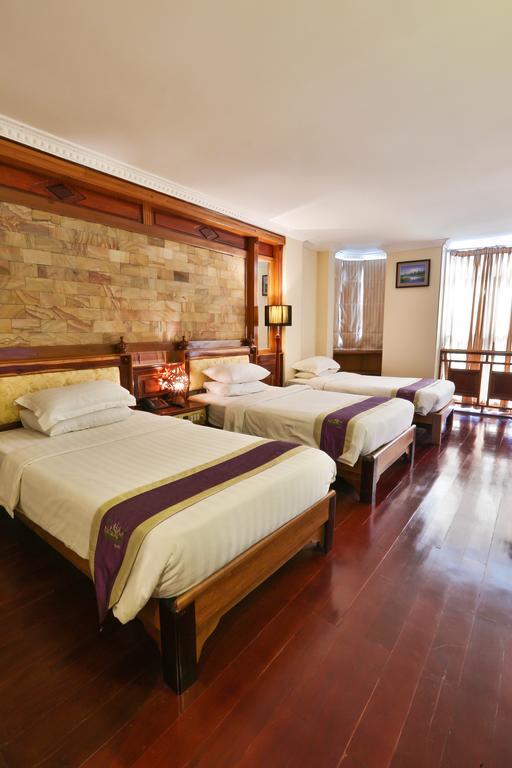 Blue River Hotel Phnom Penh Exterior photo
