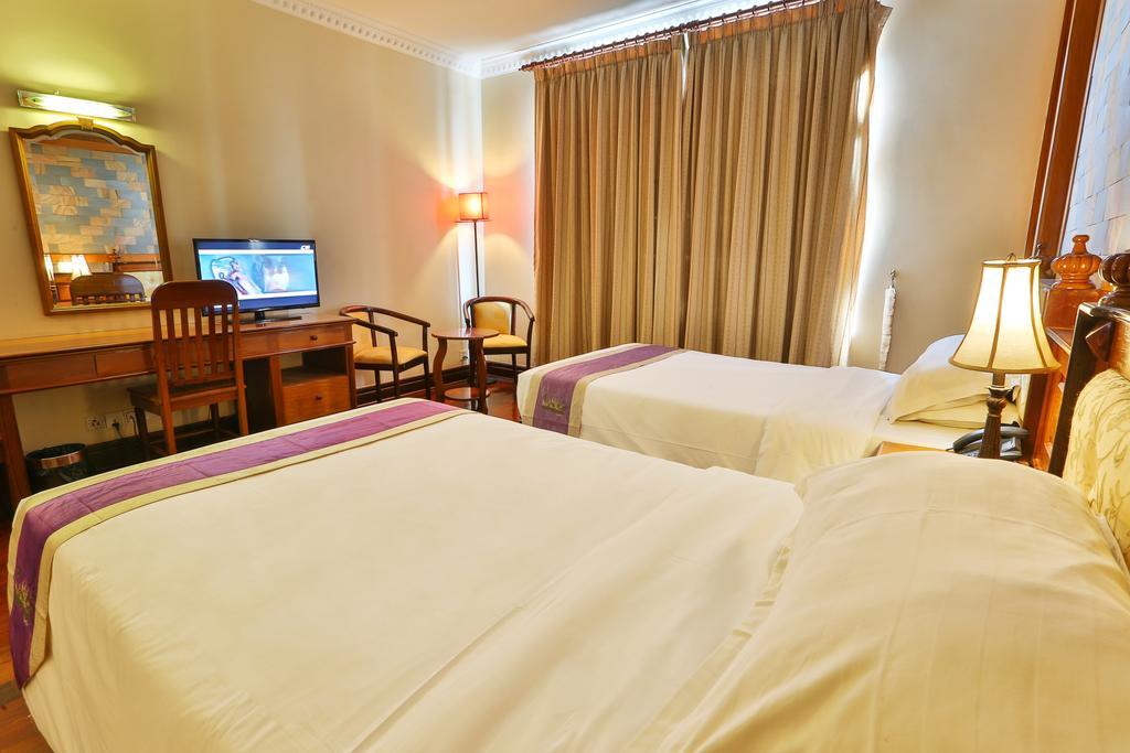 Blue River Hotel Phnom Penh Exterior photo