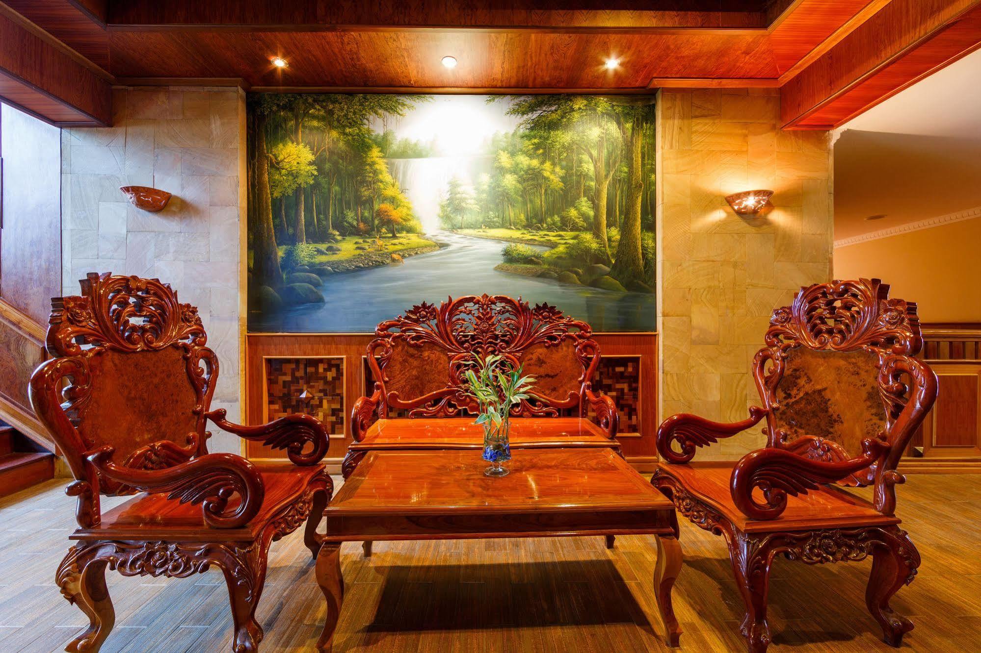 Blue River Hotel Phnom Penh Exterior photo