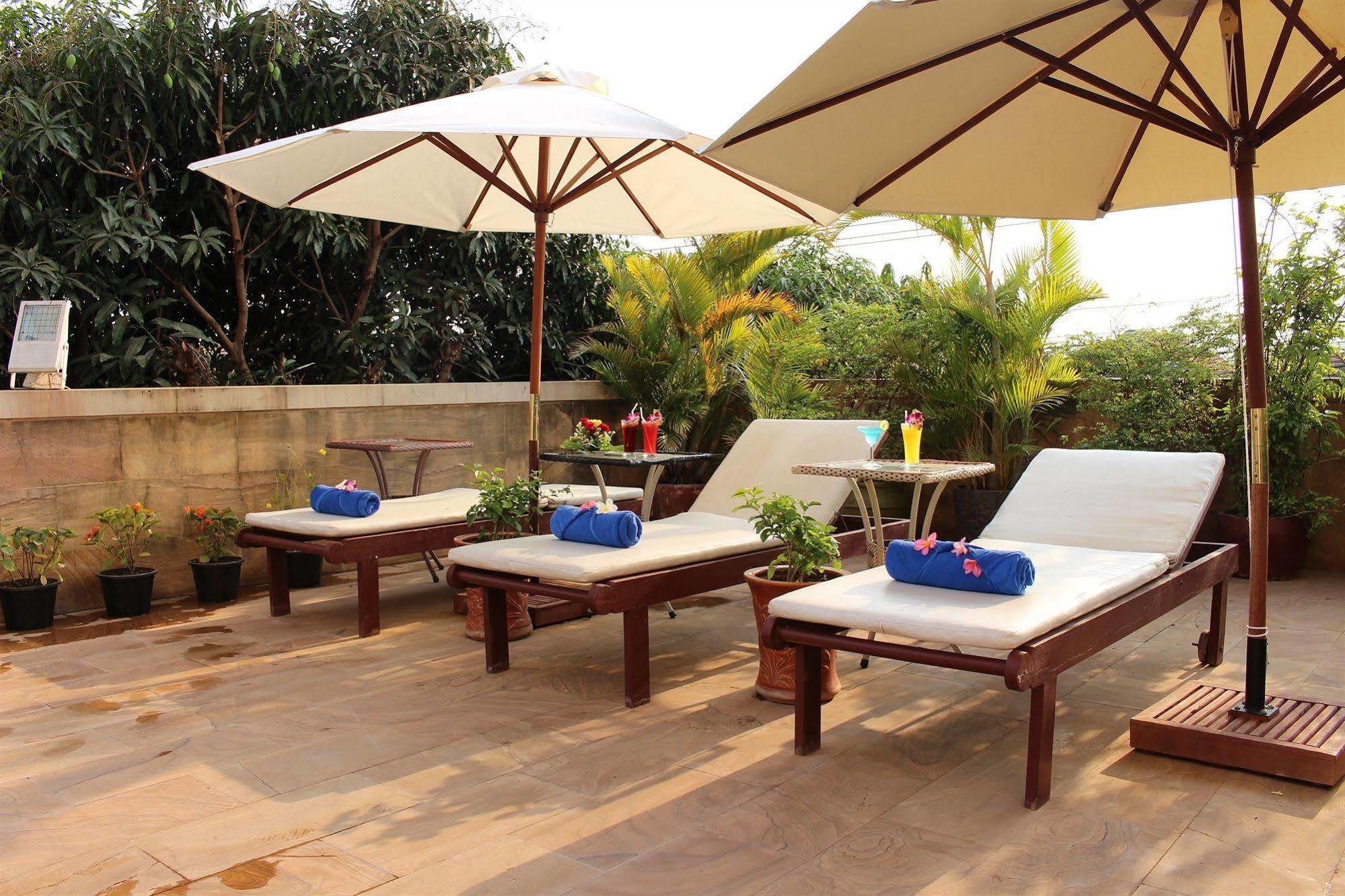 Blue River Hotel Phnom Penh Exterior photo
