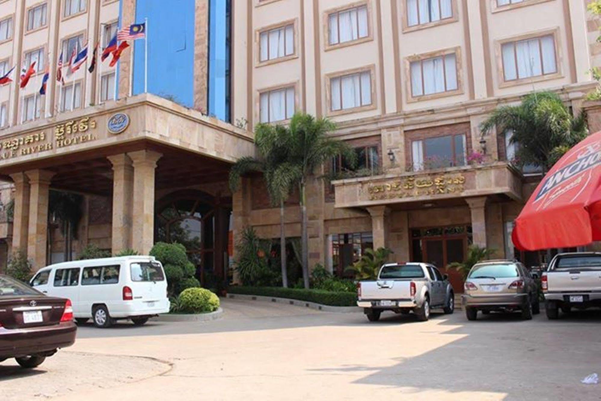 Blue River Hotel Phnom Penh Exterior photo