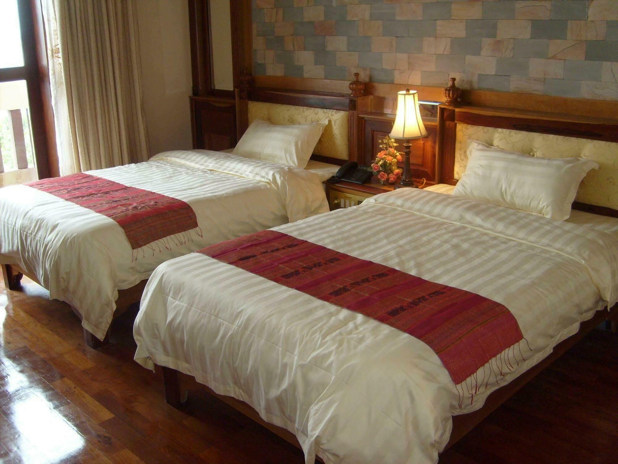 Blue River Hotel Phnom Penh Exterior photo